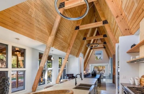 Agoura Hills House | Beautiful Architectural 2 Acre Estate!