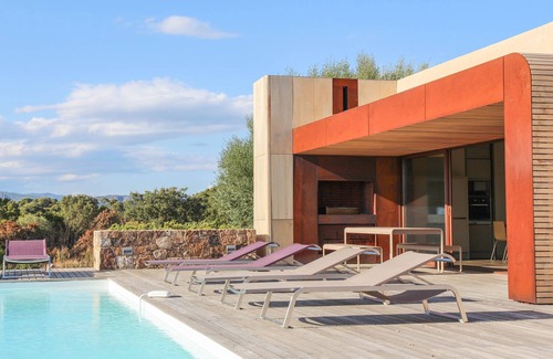 Cirendinu House | Beautiful architect-designed, contemporary villa, 4 bedrooms 8 people, with swimming pool.