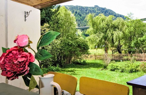 Steinach am Brenner House | Beautiful private villa for 3 guests with WIFI, TV, patio, pets allowed, panoramic view and park.
