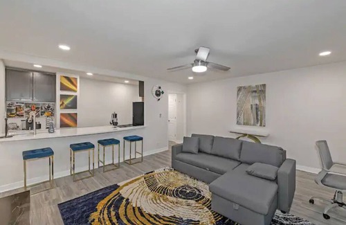 SoNo Condo | Beautiful ATL 1 Bedroom Condo awaiting your stay!