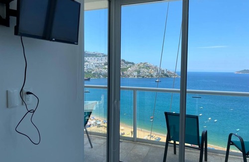 Rusta Especial Icacos Apartment | BEAUTIFUL BEACHFRONT APARTMENT, ACAPULCO COASTLINE ARMANDOS LE CLUB