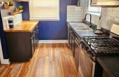 Detroit Apartment | Beautiful Bagley Home