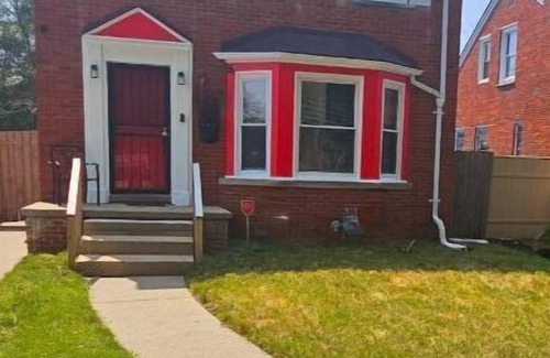 Detroit Apartment | Beautiful Bagley Home