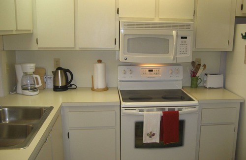 St. Petersburg Condo | Beautiful Bahia Pointe Waterfront Villa now available Sept/Oct 2025 $130 night