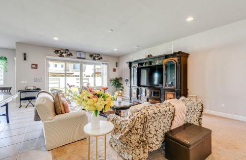 Greenacres House | Beautiful Bakersfield Home about 8 Mi to Downtown!