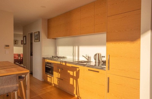 Redcliffs Apartment | Beautiful Balmoral Hill Apartment