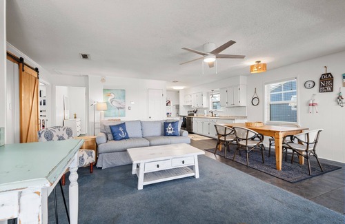 Royal Lagoons House | Beautiful Bayfront home that your family will love!