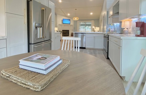 Fernandina Beach Cottage | Beautiful beach cottage 1/2 mile to the Sandy Shore!