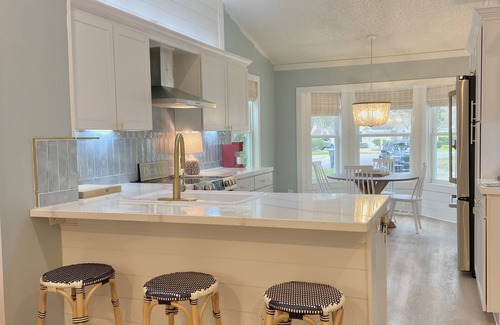 Fernandina Beach Cottage | Beautiful beach cottage 1/2 mile to the Sandy Shore!