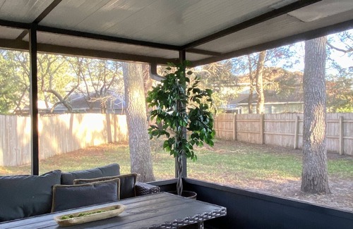 Fernandina Beach Cottage | Beautiful beach cottage 1/2 mile to the Sandy Shore!