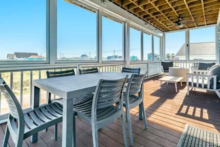 Surfside Beach House | Beautiful Beach & Bay 3 Decks Screened Porch