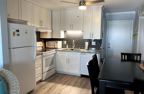 Morehead City Condo | Beautiful Beach Condo with ocean view and 2 Pools!