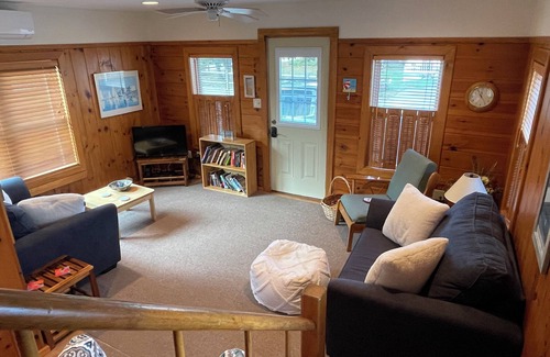 Southern Coast House | Beautiful Beach Cottage steps away from private Moody Beach!