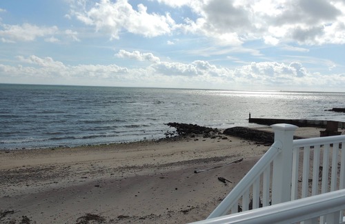 Clinton House | Beautiful Beach Front Home