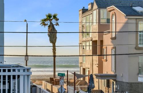 Mission Beach House | Beautiful Beach Home - Ocean View, AC & Patio