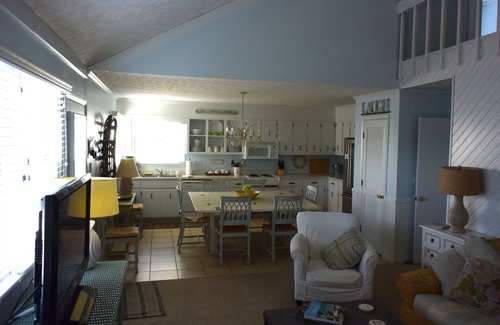 Sunset Beach House | Beautiful Beach House on 40th Street with Views of Ocean
