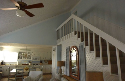 Sunset Beach House | Beautiful Beach House on 40th Street with Views of Ocean