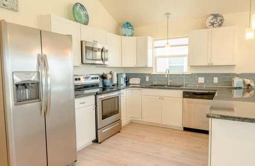 Freeport House | Beautiful Beach And Bay Views