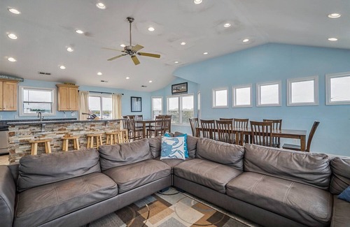 Sandbridge House | Beautiful Beach Palace With a Gorgeous View!