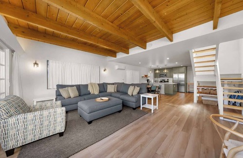 Beach Barber Tract House | Beautiful Beachside Bliss