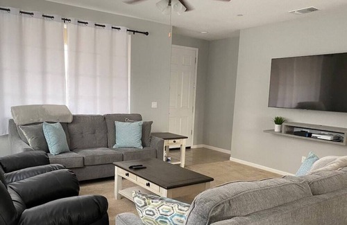 Merced House | Beautiful Bellevue Ranch Home-Near UC Merced