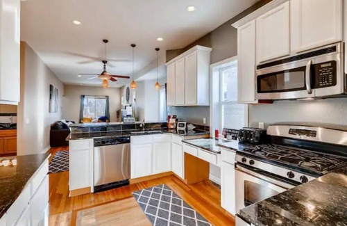 Berkeley House | Beautiful, BIG, Bungalow! Near DT! All the Extras!