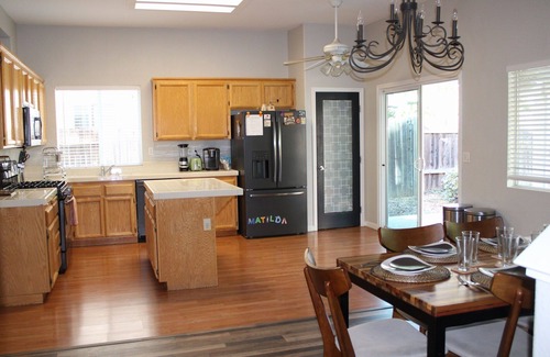 Highland Reserve House | Beautiful Big House, Great LOCATION & Neighborhood