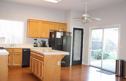 Highland Reserve House | Beautiful Big House, Great LOCATION & Neighborhood