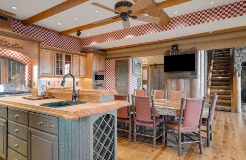 Morganton House | Beautiful Blue Ridge cabin with tri-state views, hot tub, & multiple decks