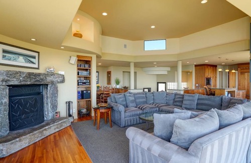 Bodega Bay House | Beautiful Bodega Harbour 4-BR home with Amazing Ocean Views