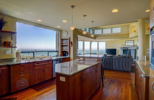 Bodega Bay House | Beautiful Bodega Harbour 4-BR home with Amazing Ocean Views