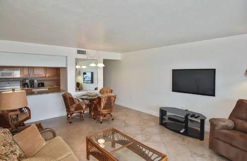 Bonita Springs Condo | Beautiful Bonita Beach Front Condo, Casa de Mimi in Dolphin Way