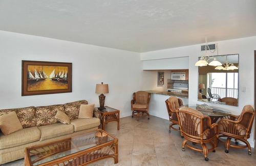 Bonita Springs Condo | Beautiful Bonita Beach Front Condo, Casa de Mimi in Dolphin Way