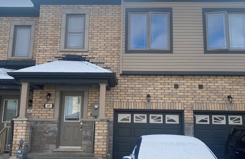 Barrie Condo | Beautiful boutique style room