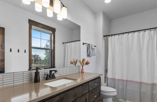 Powell Butte House | Beautiful Brasada Ranch House