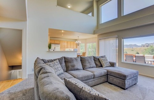 Northeast Colorado Springs House | Beautiful Bridle - Hot Tub AC Theater A+ Location!