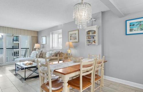 Litchfield by the Sea House | Beautiful Bridgewater Oceanfront 2 Bedroom Suite