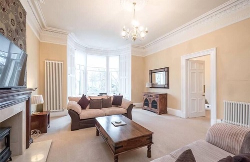Murrayfield Apartment | Beautiful & bright 2 bed flat