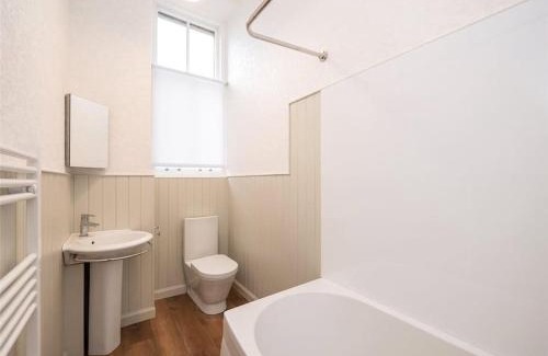 Murrayfield Apartment | Beautiful & bright 2 bed flat Murrayfield