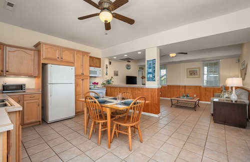 Kill Devil Hills Apartment | Beautiful Budget Oasis & Pup-Friendly Oceanside Retreat! Walk-In Shower & More!