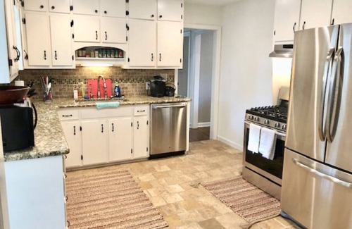 Underwood Hills House | Beautiful bungalow in West Midtown Atlanta