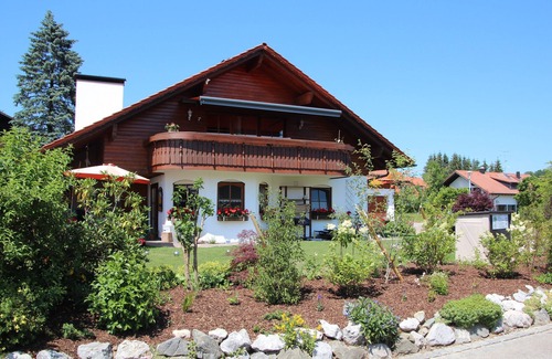 Argenbuhl Apartment | Beautiful country-style vacation apartment