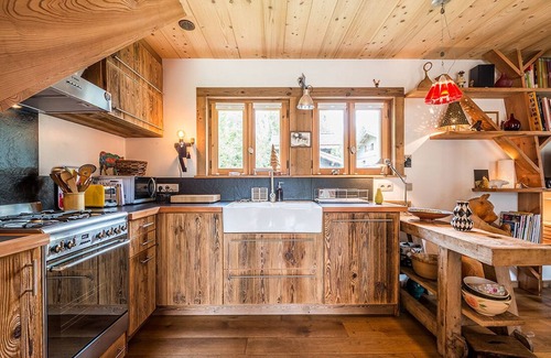 Les Bossons Ski Chalet | Beautiful chalet overlooking Mont Blanc, Chamonix