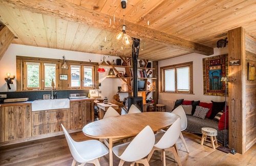 Les Bossons Ski Chalet | Beautiful chalet overlooking Mont Blanc, Chamonix