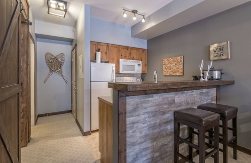 Silver Star Mountain Condo | Beautiful Ground Floor Condo - Ski in/out from the Door - Pet Friendly
