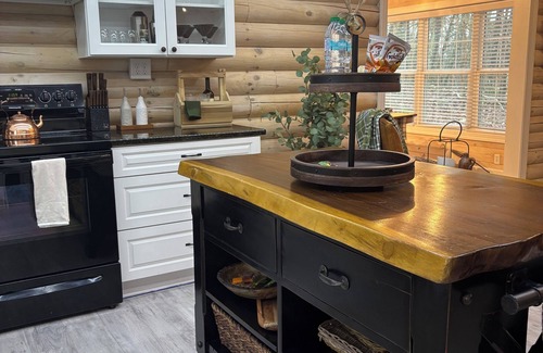Trenton Cabin | Beautiful Cabin on Private Wooded Acreage