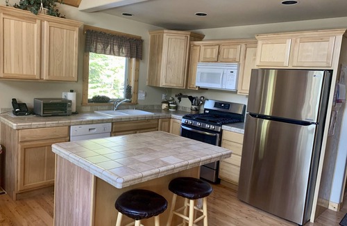 Crescent House | Beautiful Cabin Retreat near Crater, Crescent, Odell Lakes