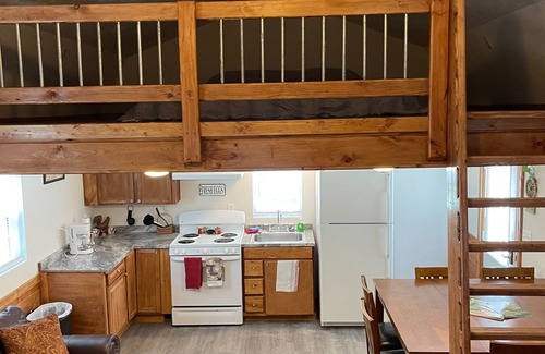 Waynesville Cabin | Beautiful Cabin sleeps 7