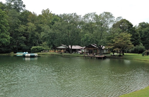 Marrowbone Cabin | Beautiful cabin style casita on five acres with private lake and creek