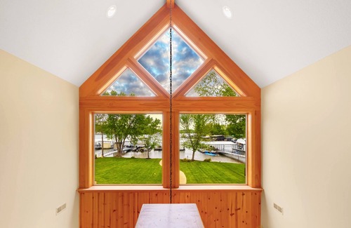 Gravois Mills House | Beautiful Calm Water Lakefront Home, Flat Lot & Large Private Dock.